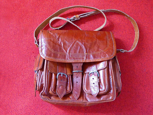 Camel-leather-bag-01.jpg