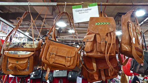 Camel-leather-bag-02.jpg