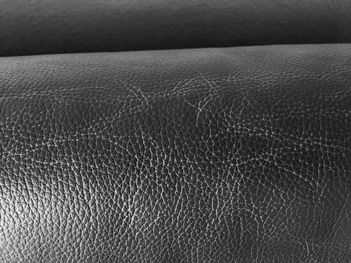Cracking-Finish-Leather-01.jpg