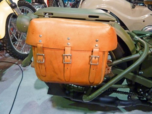 Harley-1942-Satteltasche.jpg
