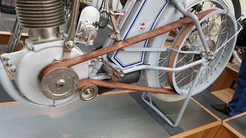 Leather-drive-belt-Harley-Davidson-02.jpg