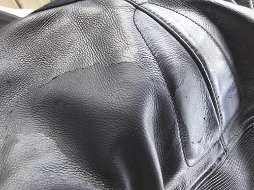 Leather-suits-colour-damages-01.jpg